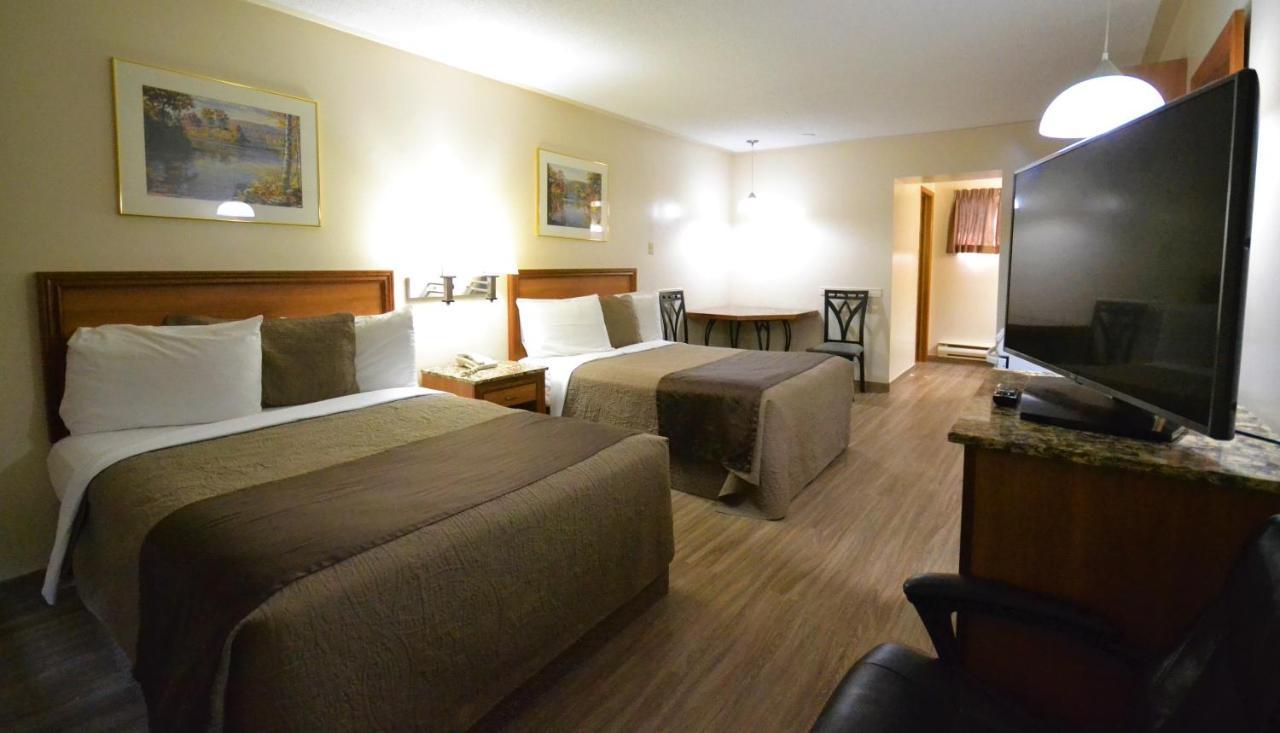Newmarket Inn Bagian luar foto