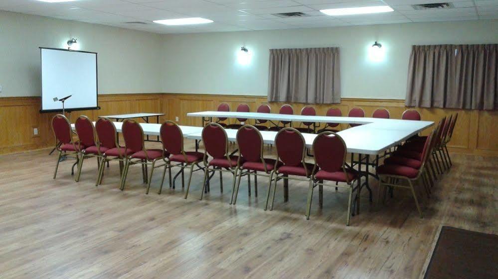 Newmarket Inn Bagian luar foto